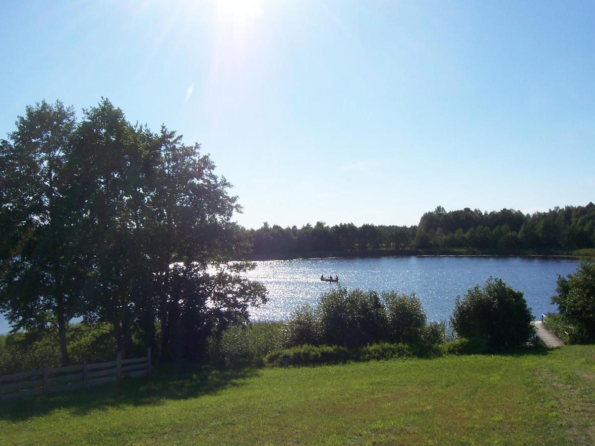 Domwigierski: Lakeside Comfort Farm with Private Beach and Sauna Wysoki Most  Room photo